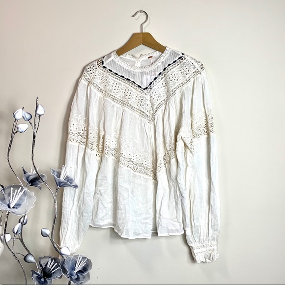 ❗️SOLD❗️Free People Abigail Victorian Top in Ivory - Picture 4 of 5